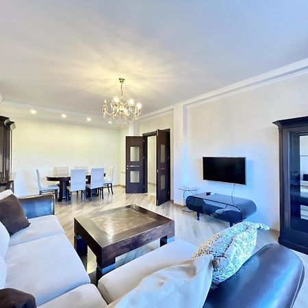Villa In Тбілісі Екстер'єр фото